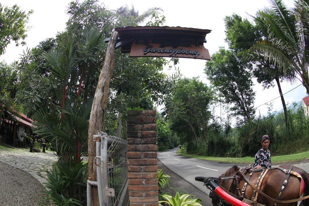 Omah Garengpoeng Guest House Magelang Chambre photo
