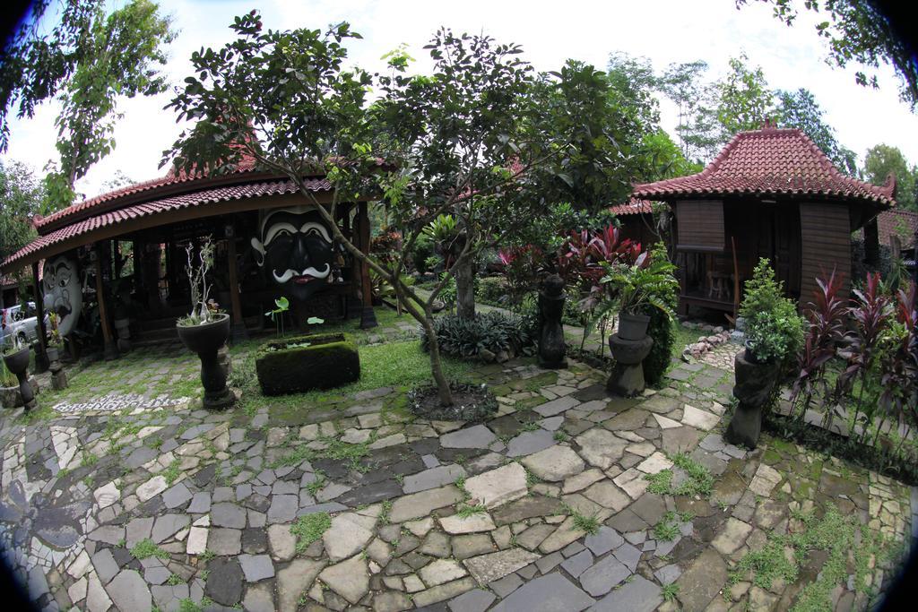 Omah Garengpoeng Guest House Magelang Chambre photo