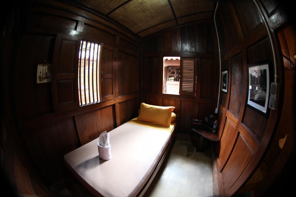 Omah Garengpoeng Guest House Magelang Chambre photo