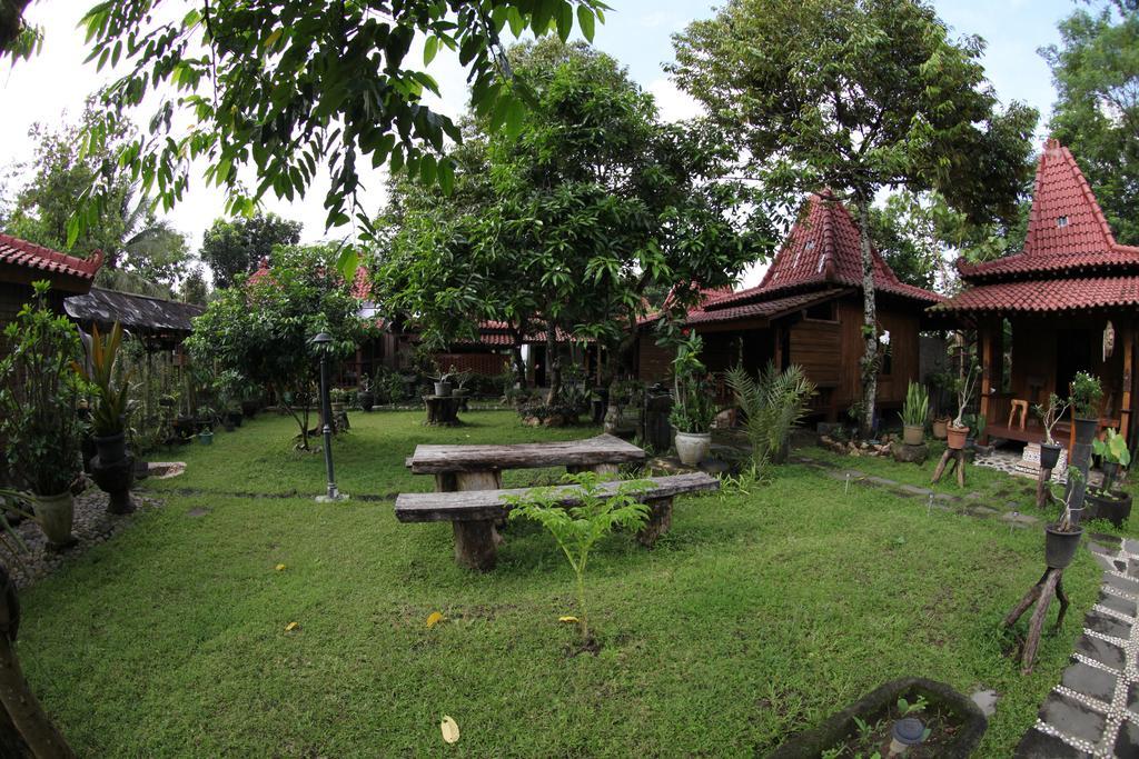 Omah Garengpoeng Guest House Magelang Chambre photo