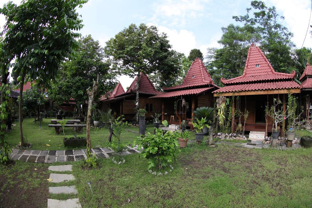 Omah Garengpoeng Guest House Magelang Chambre photo